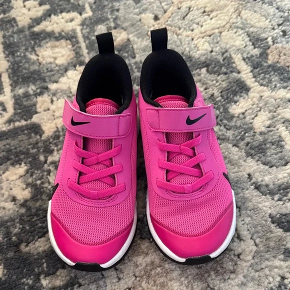 Nike Kids Vibrant Pink and Black Sneakers - Picture 2 of 4